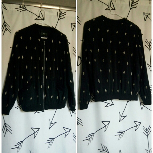 🆕🌟Silver Threaded Bomber Jacket 🌟 - Picture 6 of 8